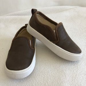 Toddler dark brown shoes.  Size 24. Almost new